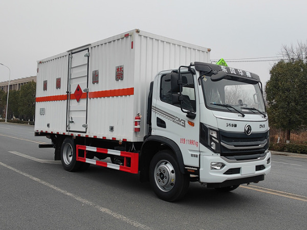 東風(fēng)華神T3易燃液體廂式運輸車