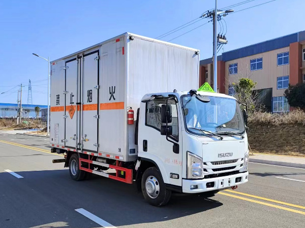 五十鈴煙花爆竹運(yùn)輸車