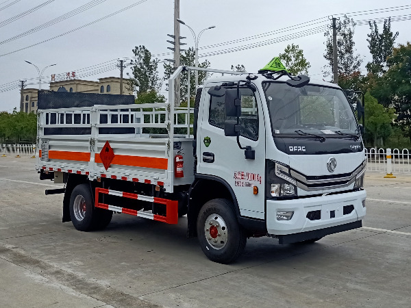 東風(fēng)5噸氣瓶運輸車